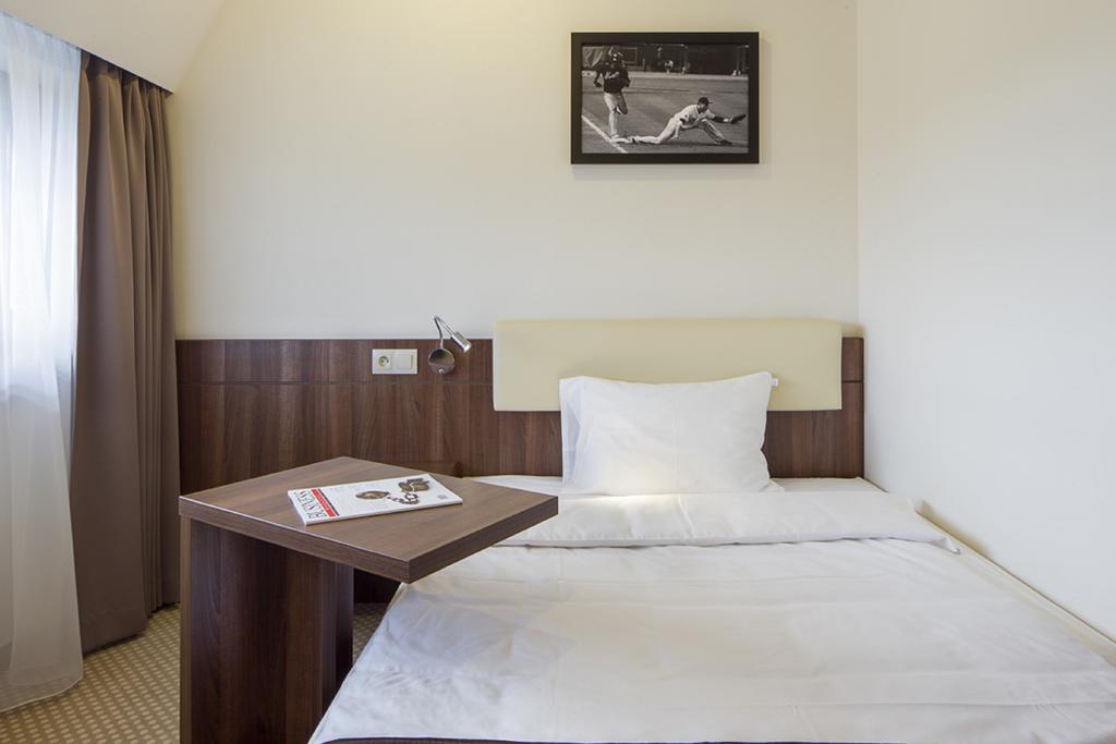 Hotel Antonio Conference Brzeg Quarto foto